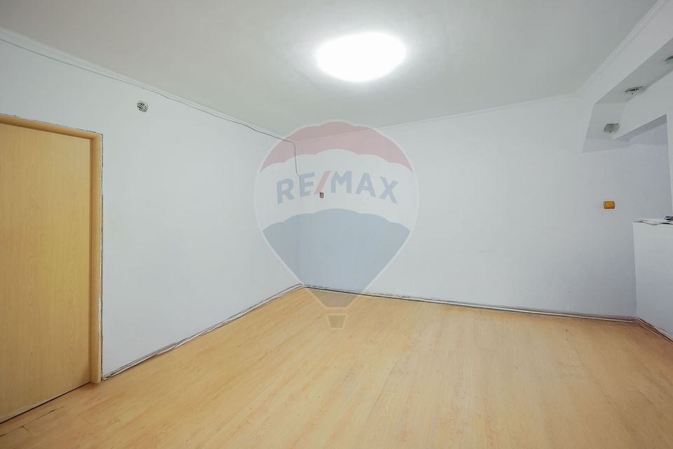 Casă de vânzare cu teren 517 mp, strada Izvorului, Oradea