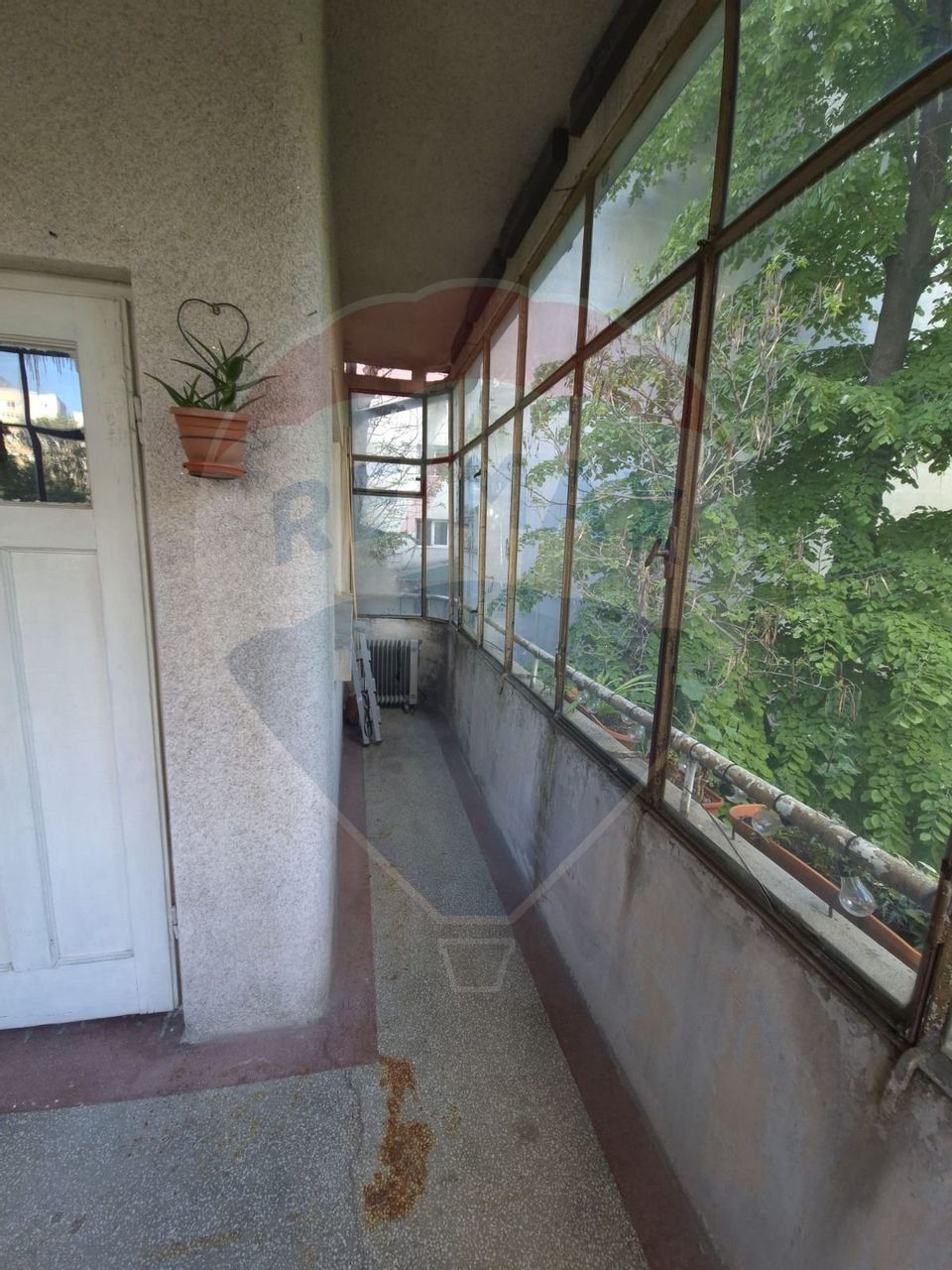 Casă / Vilă cu 11 camere de vânzare în zona Iancului