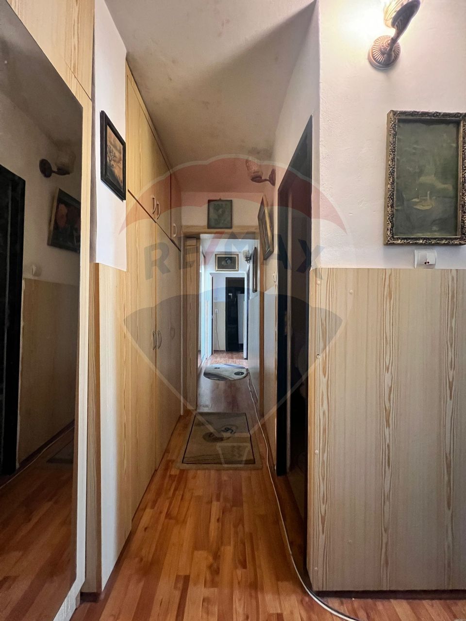 Apartament cu 3 camere de vânzare