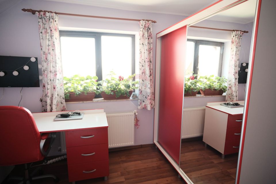 4 room House / Villa for sale