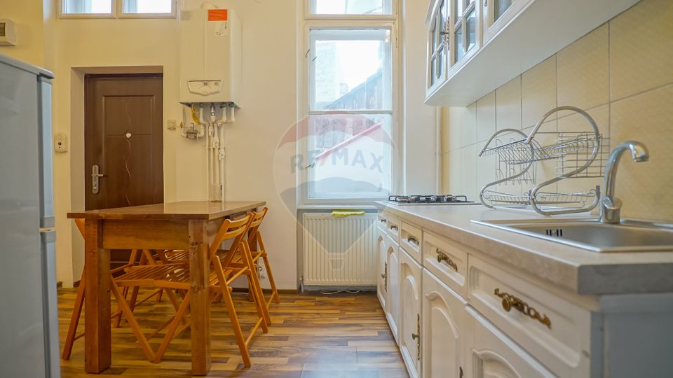 REZERVAT! Apartament 3 camere, în vilă, cu grădină proprie