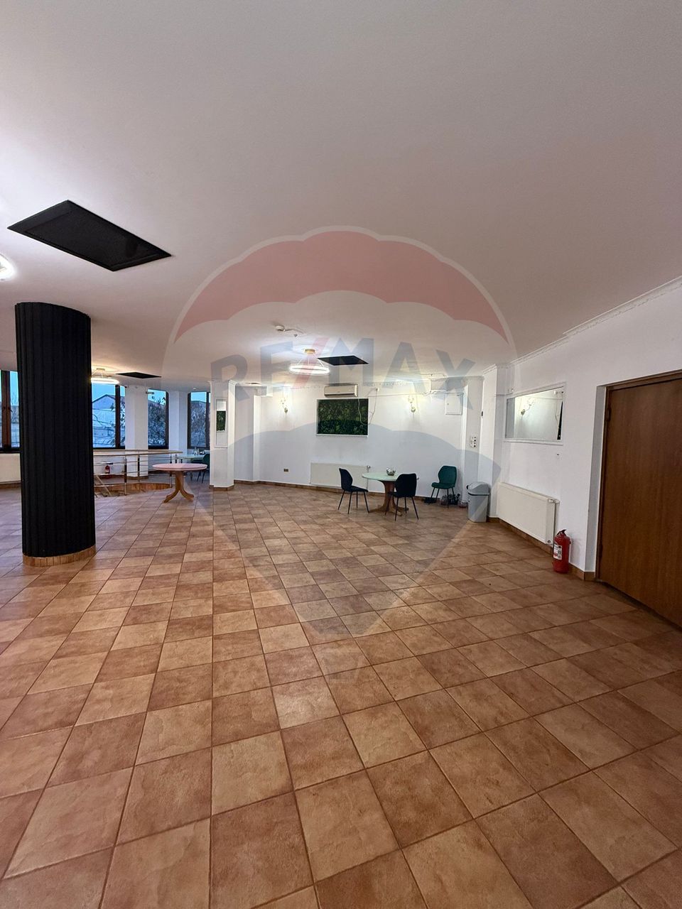 444sq.m Commercial Space for rent, Valea Rosie area