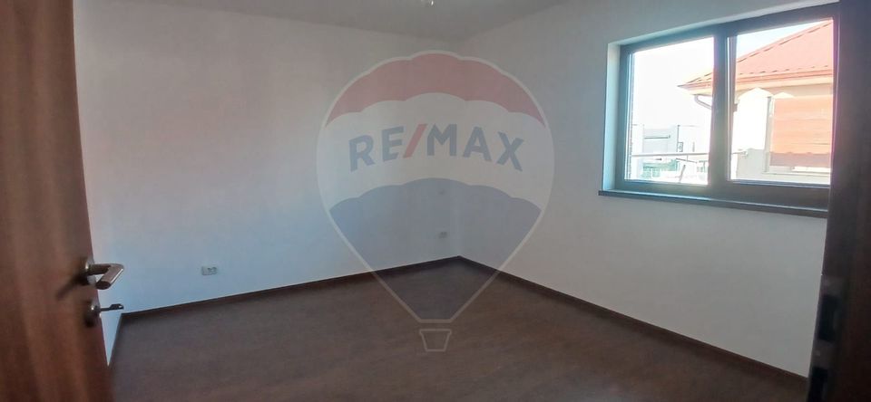 Casa individuala spatioasa cu 5 camere de vanzare in Corbeanca