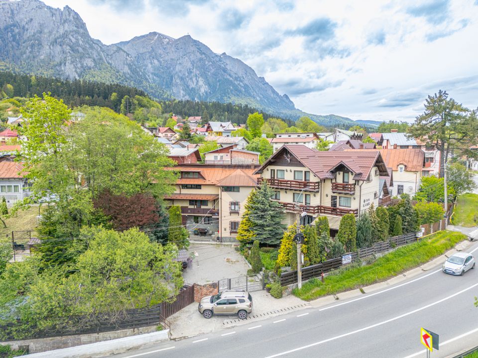 Proprietate deosebită de vânzare în Bușteni - Pensiune + Duplex