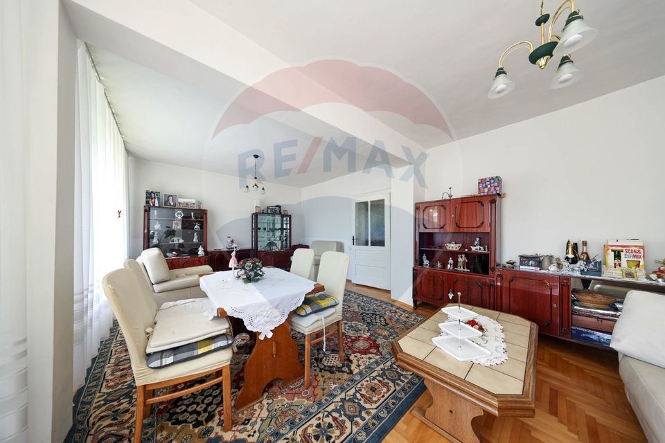 Vilă cu 4 camere de vânzare în zona Florilor