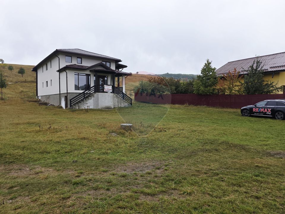 Casa  si  teren zona Balaurul