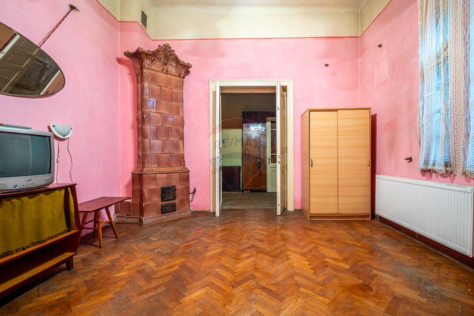 Casa ultracentrală cu 2 camere de vanzare in Ploiesti