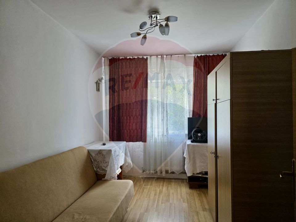 3 room Apartment for sale, Mioritei area