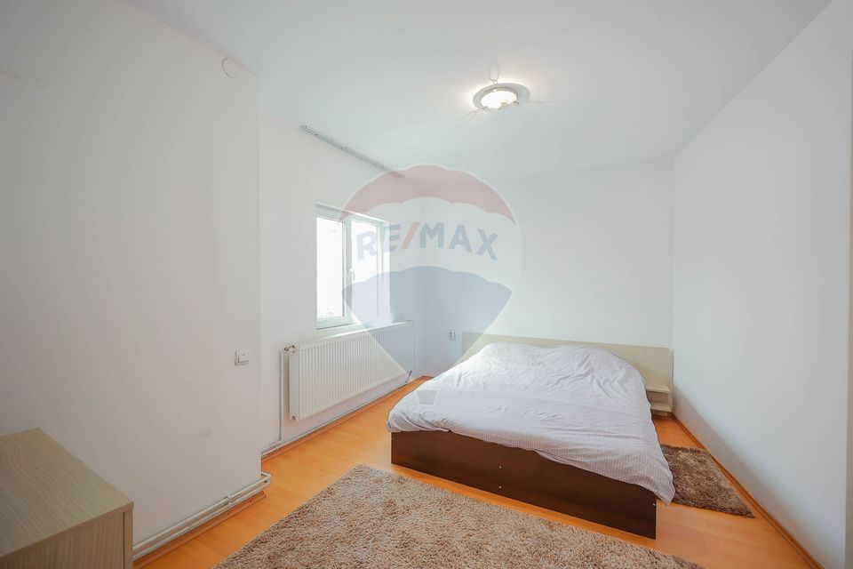 Apartament cu 2 camere de vânzare în zona Decebal, curte comună