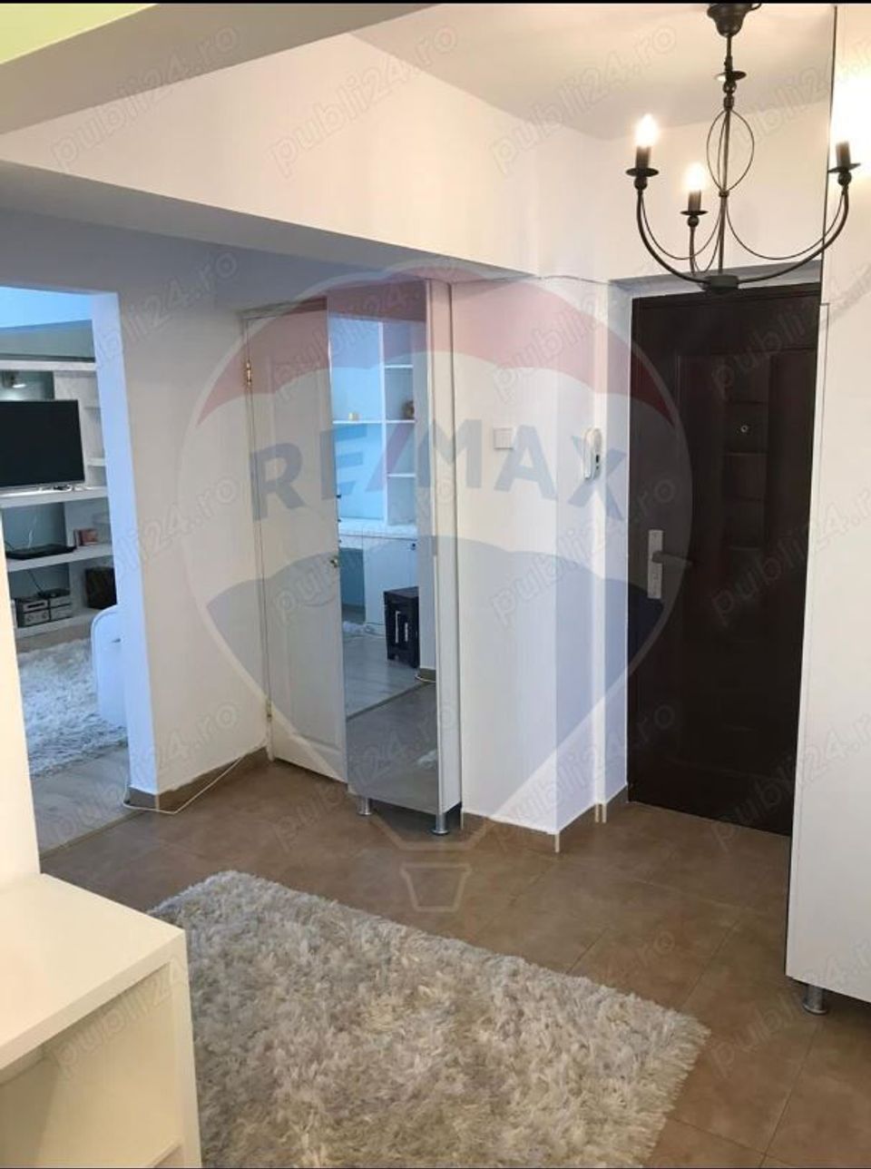 Inchiriere Apartament superb cu 3 camere în zona P-ta Romana