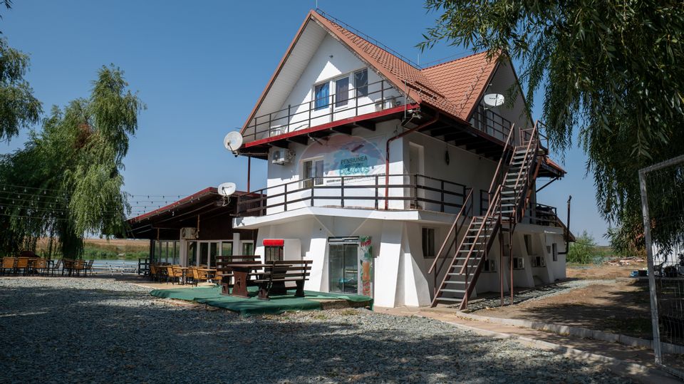 10 room Hotel / Pension for sale