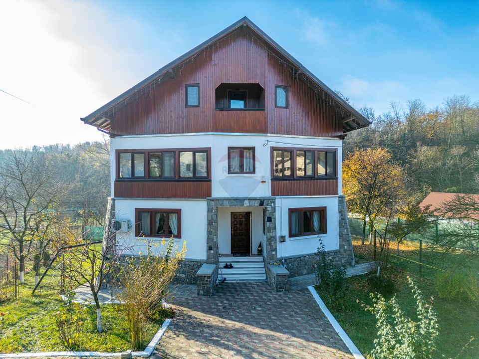 5 room House / Villa for sale