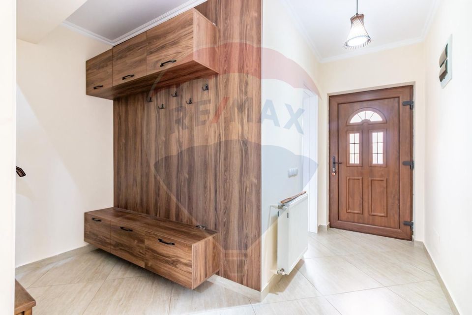 Casă / Vilă de vanzare in Corbeanca, Petresti, acces rapid in oras