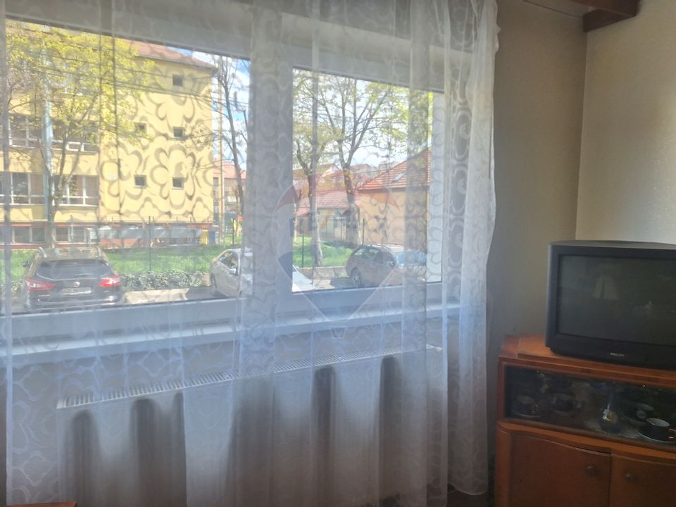 Apartament decomandat, doua bai,  de 70 mp utili in Sibiu