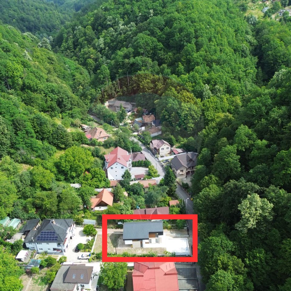 VILA NOUA DE VANZARE in zona Parcul Mare (Regina Maria)