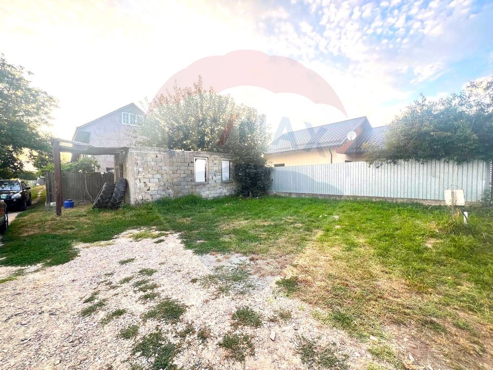 Casă de vânzare 3 camere - com. Letea Veche- sat. Holt