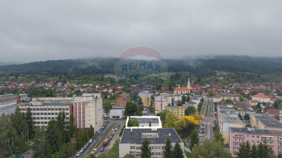 Vânzare clădire comercială in Municipiul Săcele, judetul Brasov