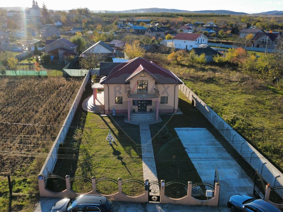 5 room House / Villa for sale