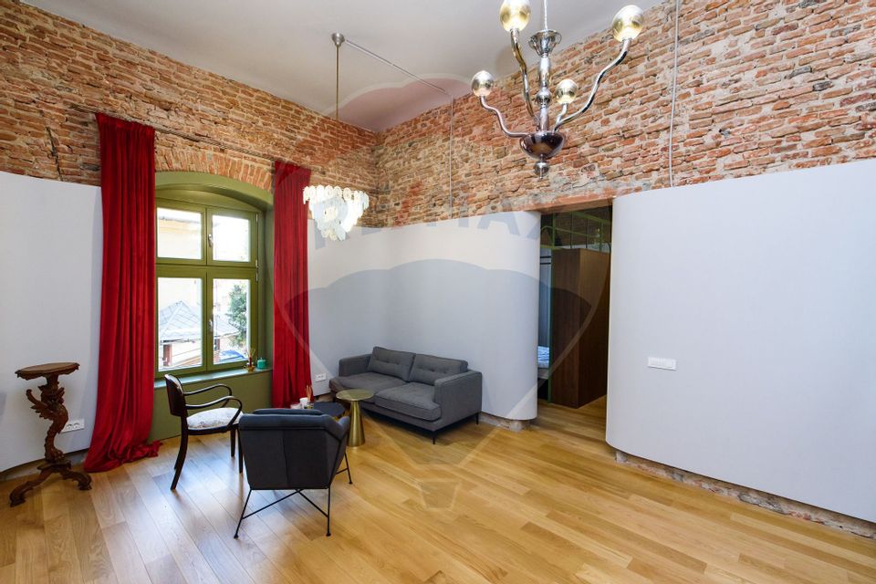 Apartament 3 cam de vanzare in Piata Unirii.