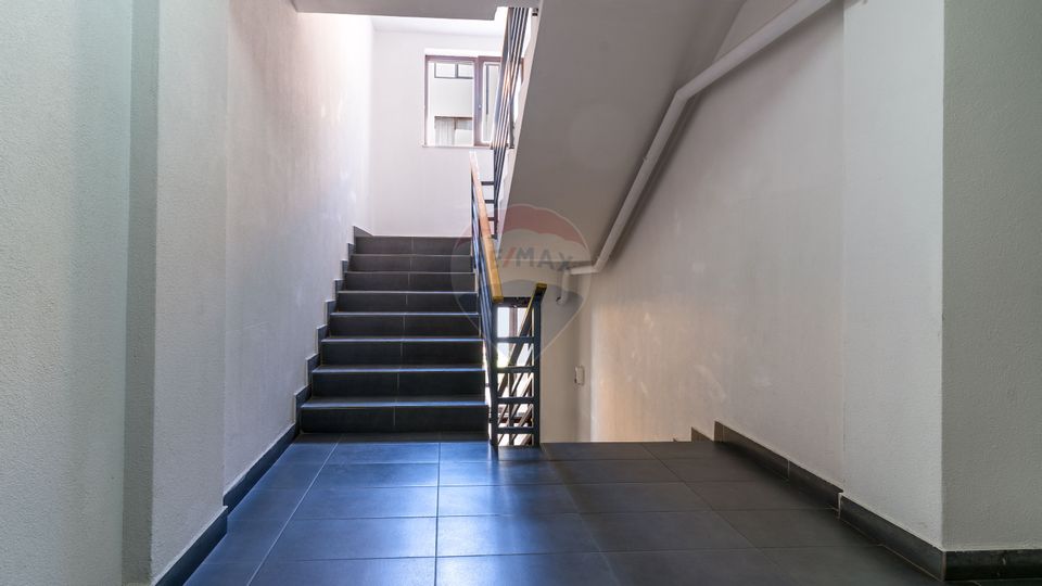 4 room Apartment for sale