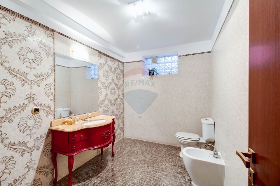 9 room House / Villa for sale, Central area