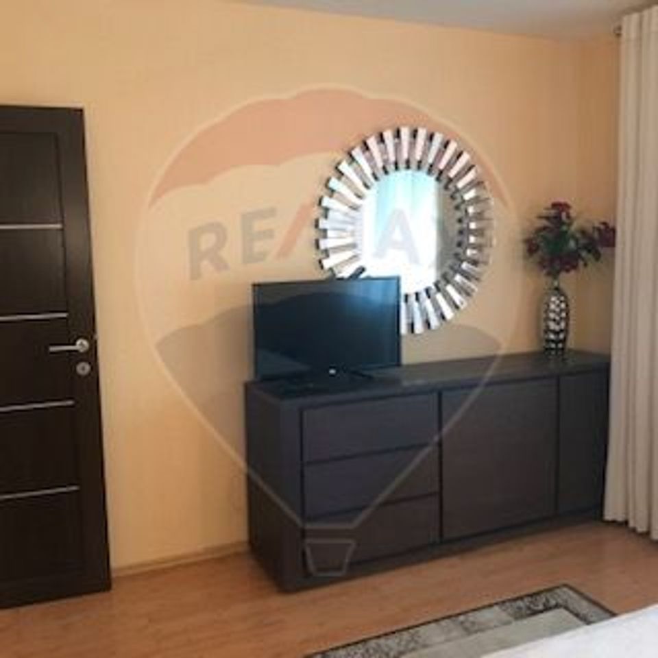 Apartament 2 camere de închiriat, str. Lunga