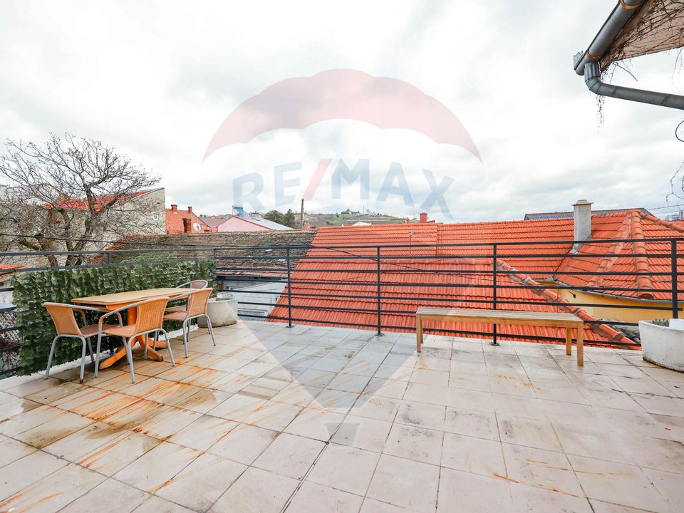 10 room House / Villa for sale, Central area
