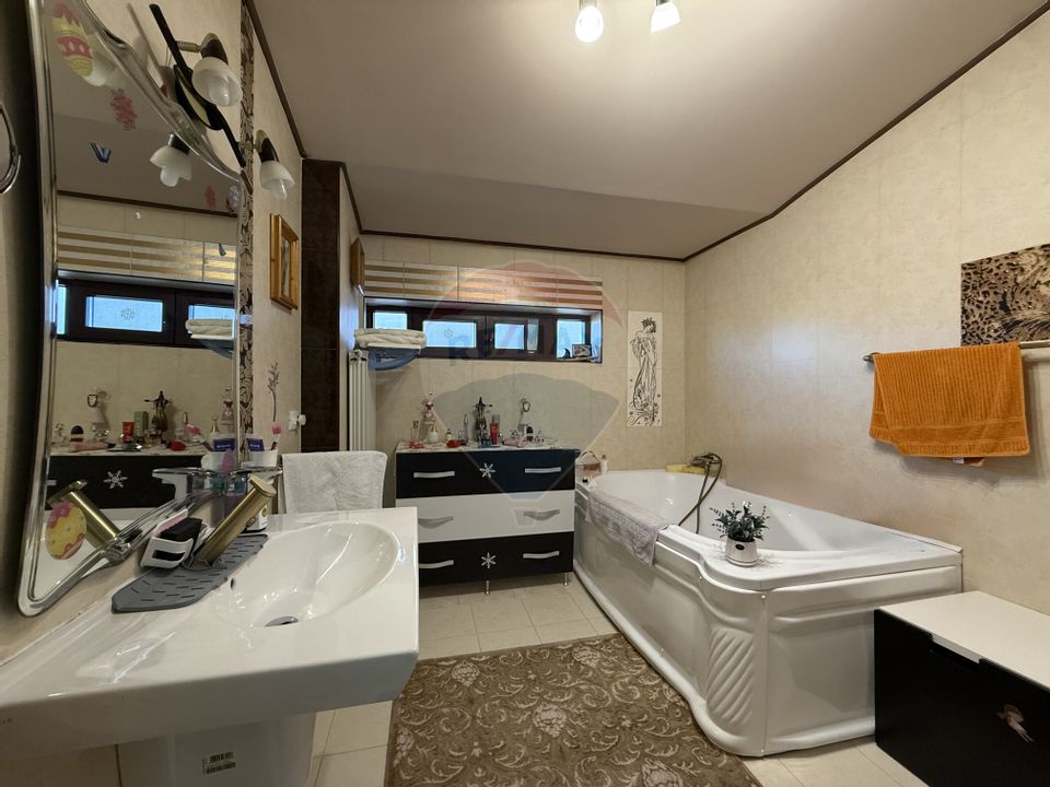 Casă /Vilă cu 6 camere de vânzare in Cumpana Constanta