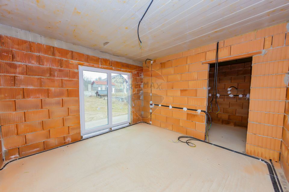 7 room House / Villa for sale, Est area