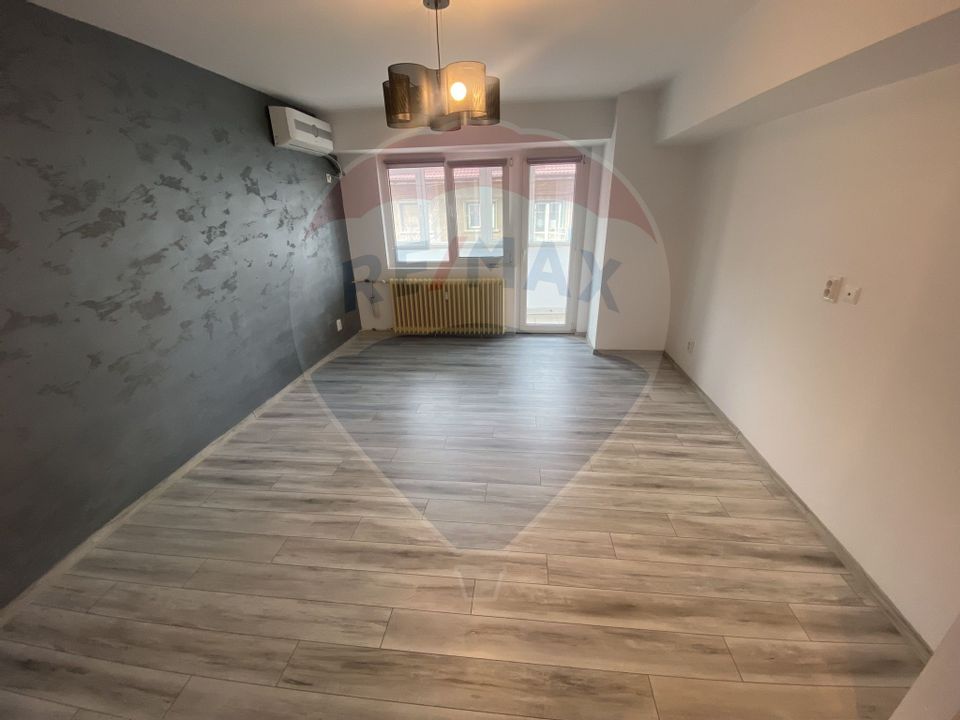 Apartament cu 3 camere de închiriat în zona Domenii