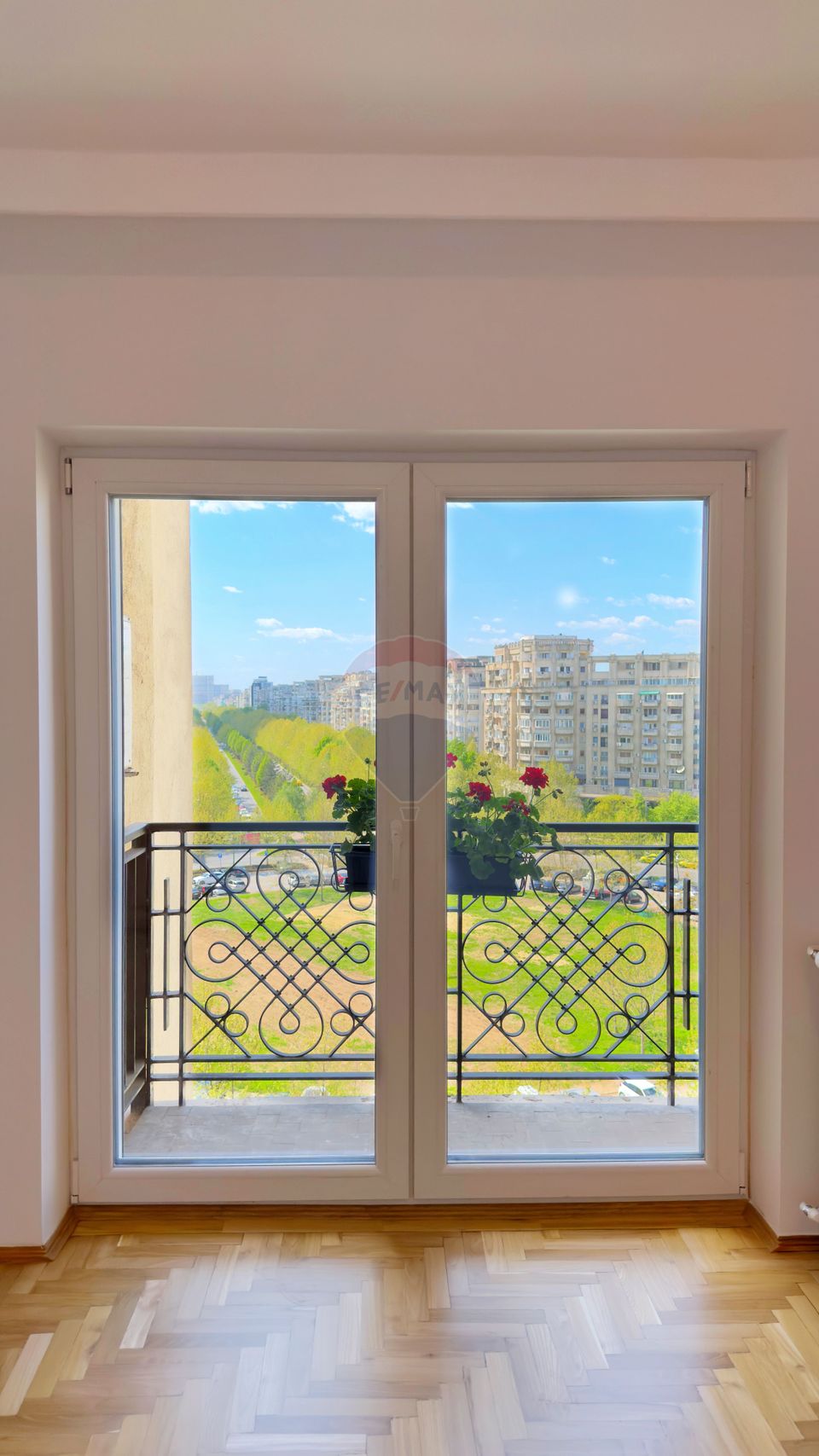 4 Camere Piata Alba Iulia 102 mp vedere Bd. Unirii si Casa Poporului