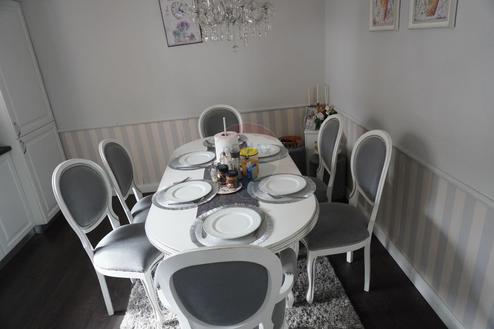 5 room House / Villa for sale