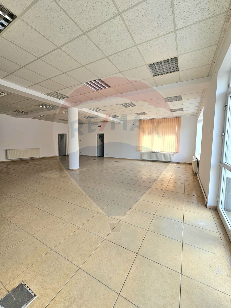 196sq.m Commercial Space for rent, Central area