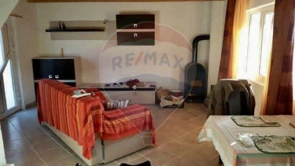 Casă / Vilă cu 3 camere de vânzare