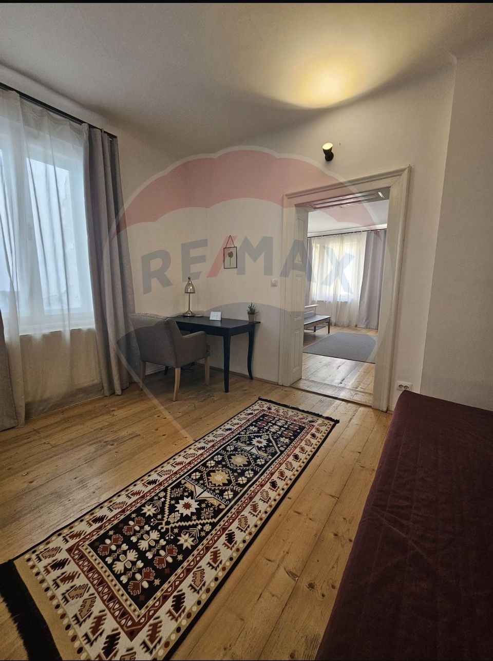Apartament cu 3 camere de vânzare pe Str.Tribunei