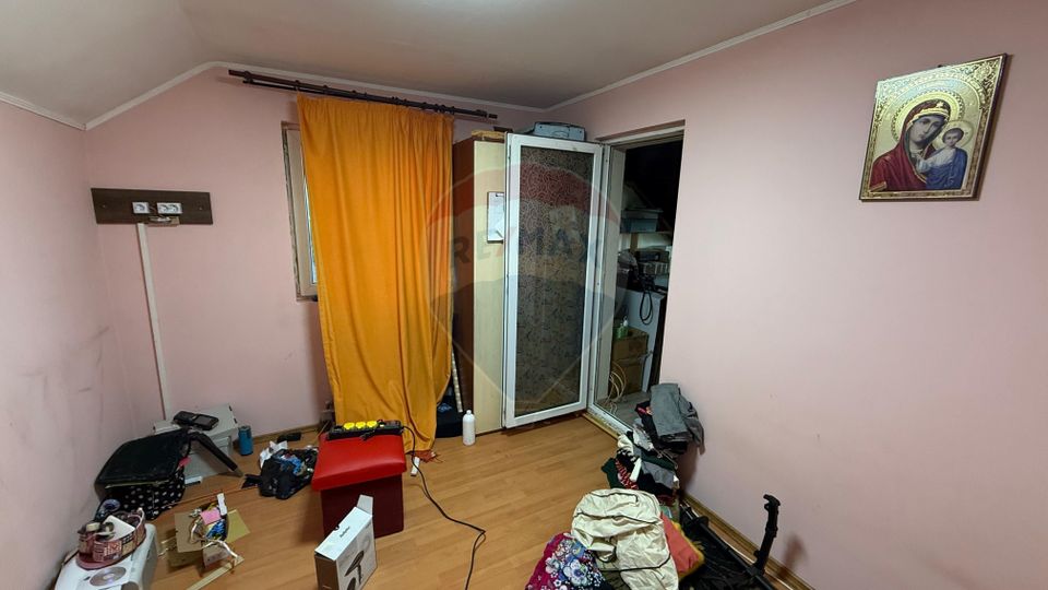 5 room House / Villa for sale, Est area