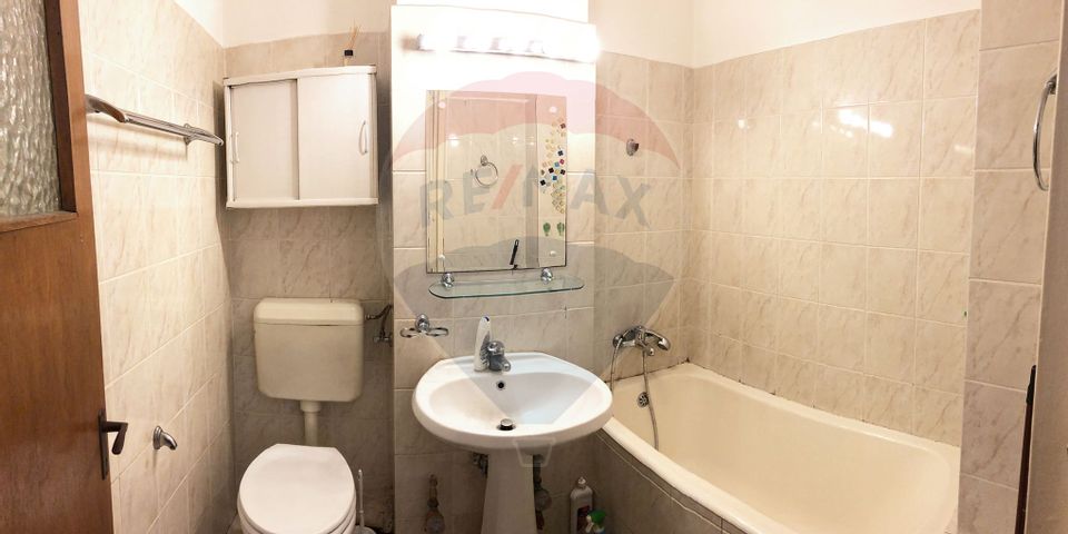 Vanzare apartament cu doua camere plus boxa in zona Cismigiu