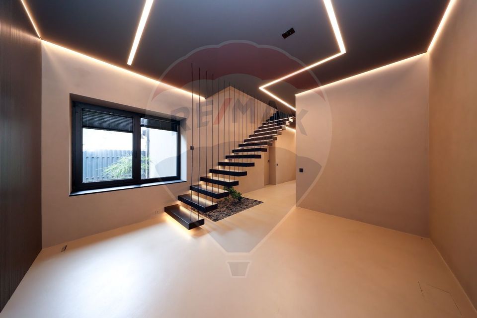 Casă modernă cu arhitectură minimalistă și confort inteligent Brasov