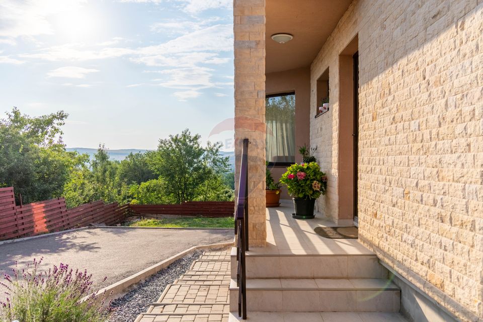 4 room House / Villa for sale