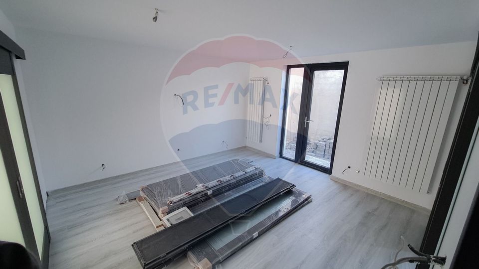 Casă / Vilă cu 5 camere de vânzare