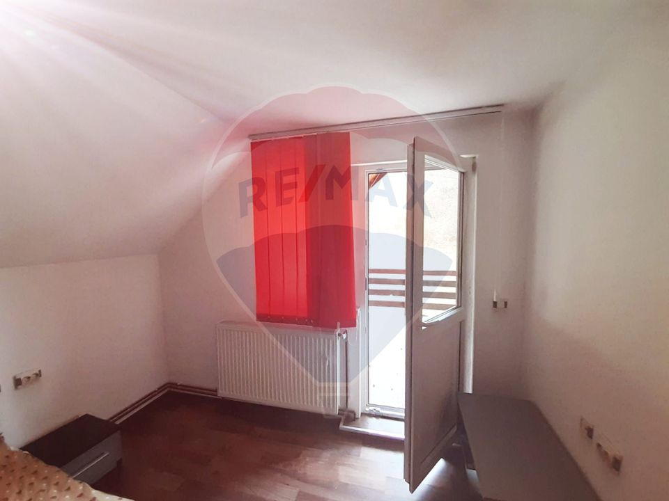 Casă / Vilă cu 7 camere   în zona Bran-Tohanita