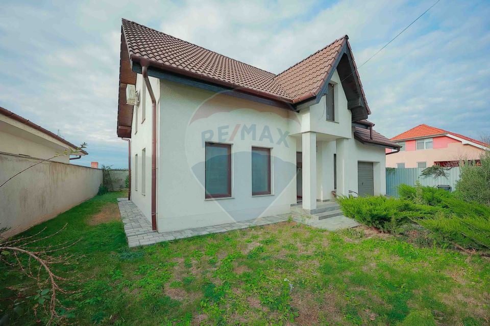 4 room House / Villa for sale, Episcopia Bihorului area