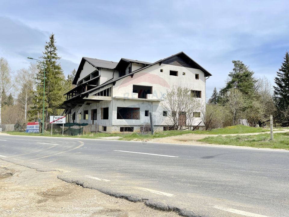 Land and multifunctional building, Poiana Brasov