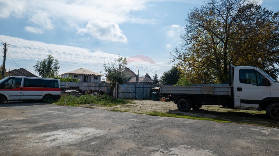 150sq.m Commercial Space for sale