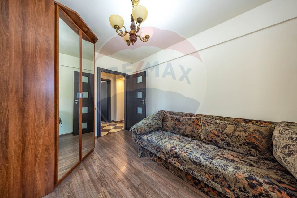 Apartament cu 3 camere, vis-a-vis de parcul Tractorul!