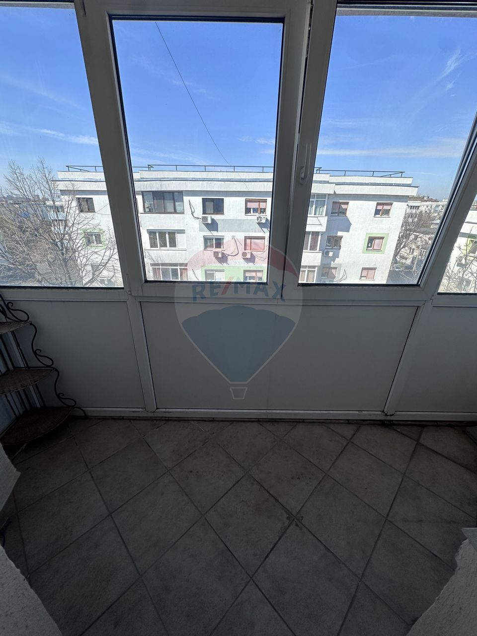 Apartament cu 3 camere de vânzare în zona Baneasa