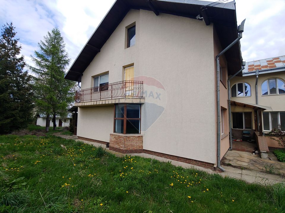 8 room House / Villa for sale