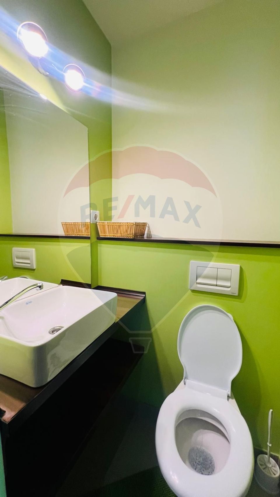 Apartament de inchiriat cu 3 camere  zona Canal 7