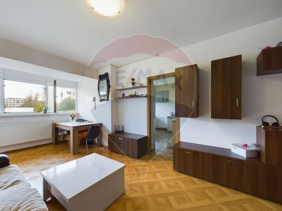 4-room apartment with central heating system, near Metro