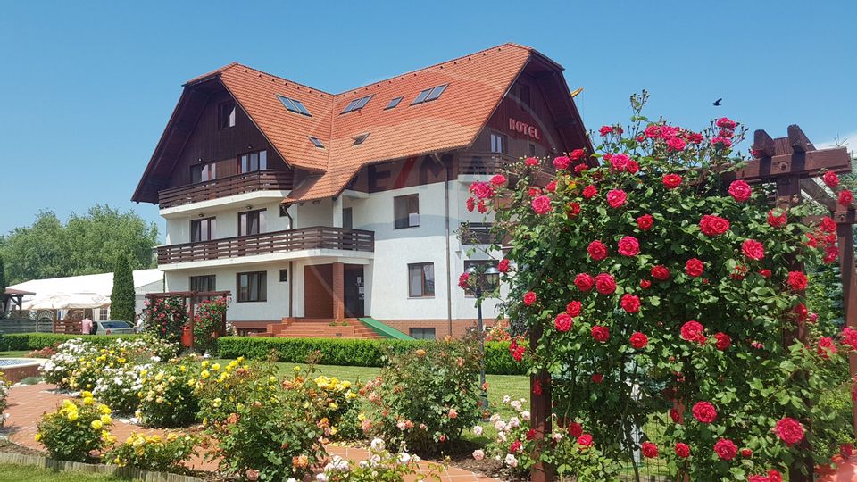 HOTEL,PISCINA SI CORT DE EVENIMENTE | 18080 MP TEREN | GRIVITEI BRASOV